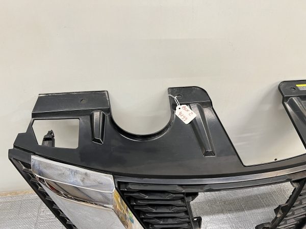 623106FL0C 2017 2018 2019 2020 NISSAN ROGUE FRONT OEM GRILLE GENUINE - Image 9