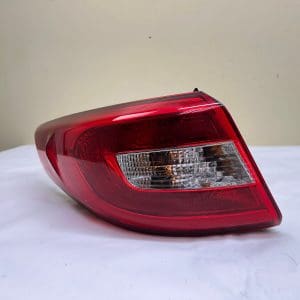 92401-C2000 2015 2016 2017 HYUNDAI SONATA REAR LEFT OEM TAIL LIGHT