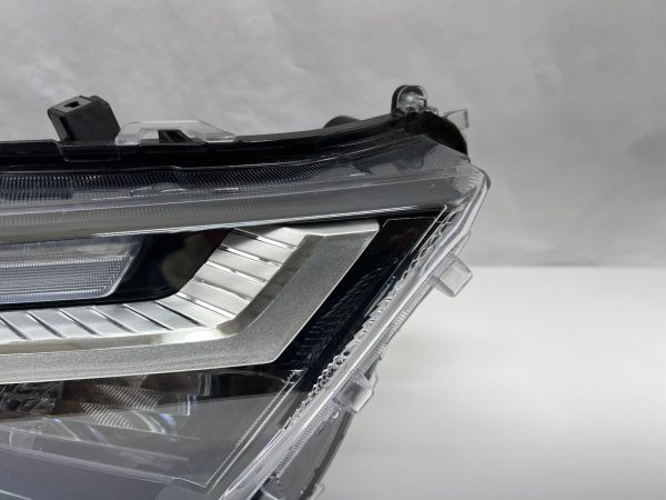 nice  2022 2023 2024 toyota  rav4 full led front right oem headlight - Image 2