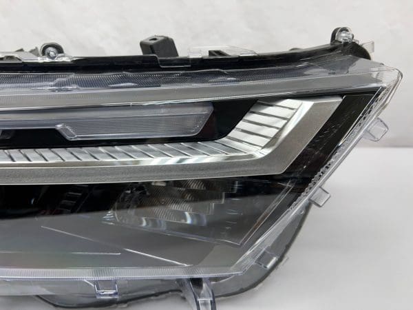 nice  2022 2023 2024 toyota  rav4 full led front right oem headlight - Image 3
