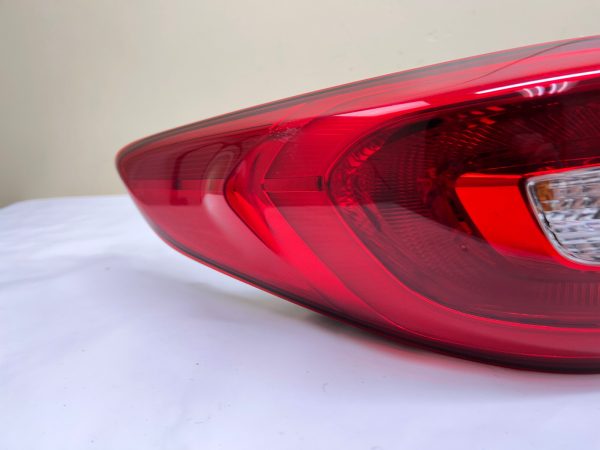 92401-C2000 2015 2016 2017  HYUNDAI SONATA REAR LEFT OEM TAIL LIGHT - Image 5