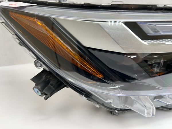 nice  2022 2023 2024 toyota  rav4 full led front right oem headlight - Image 9