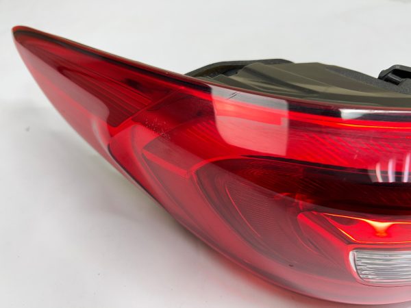 92401-C2000 2015 2016 2017  HYUNDAI SONATA REAR LEFT OEM TAIL LIGHT - Image 9