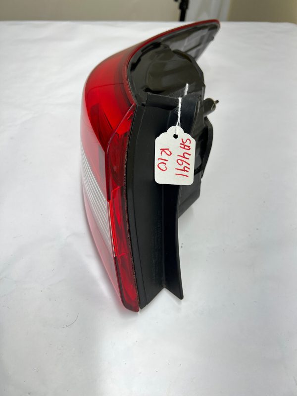 92401-C2000 2015 2016 2017  HYUNDAI SONATA REAR LEFT OEM TAIL LIGHT - Image 11