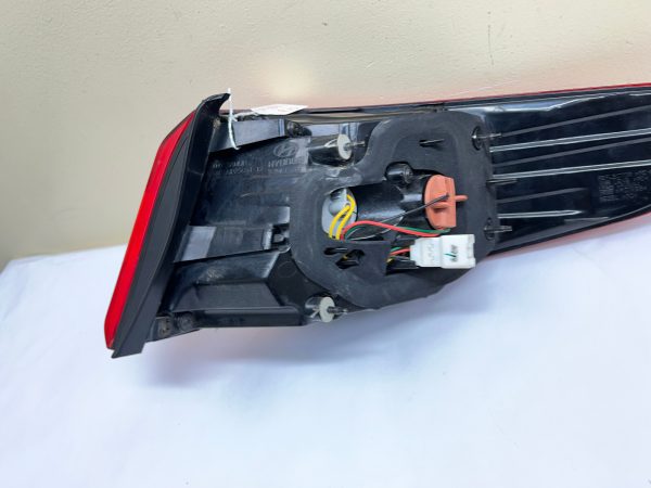 92401-C2000 2015 2016 2017  HYUNDAI SONATA REAR LEFT OEM TAIL LIGHT - Image 13