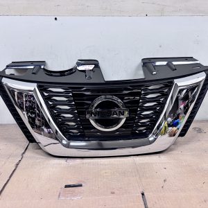 623106FL0C 2017 2018 2019 2020 NISSAN ROGUE FRONT OEM GRILLE EMBLEM CAMERA