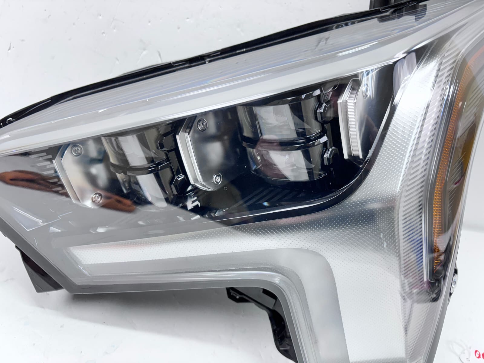 NICE 2022 2023 2024 2025 TOYOTA TUNDRA PLATINUM LED FRONT LEFT OEM HEADLIGHT - Image 12
