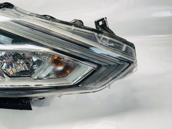 ALL TABS 2016 2017 2018 NISSAN ALTIMA HALOGEN  FRONT RIGHT OEM HEADLIGHT - Image 3