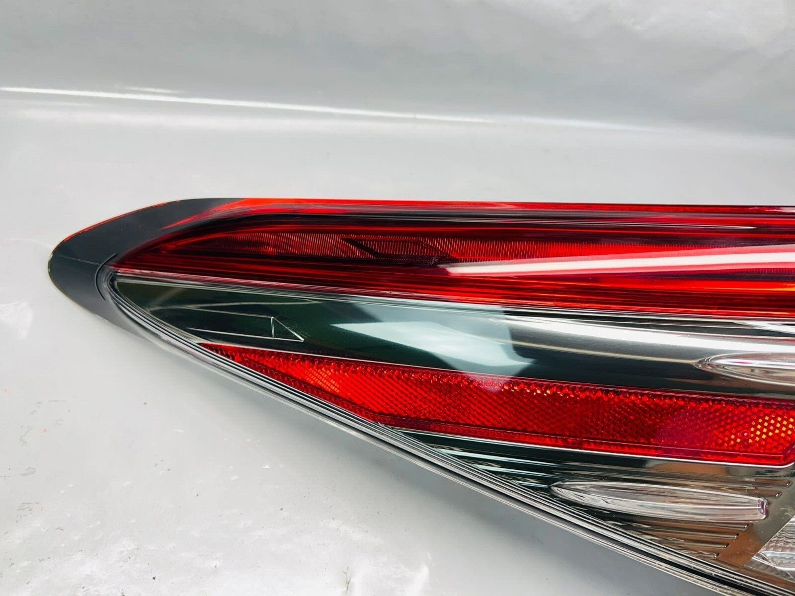 NICE 18 2019 2020 2021 2022 2023 TOYOTA CAMRY FULL LED REAR LEFT OEM TAIL LIGHT - Image 10