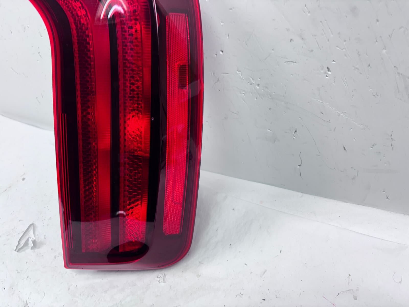 92402-S9500 2023 2024 KIA TELLURIDE HALOGEN REAR RIGHT OEM TAIL LIGHT - Image 4