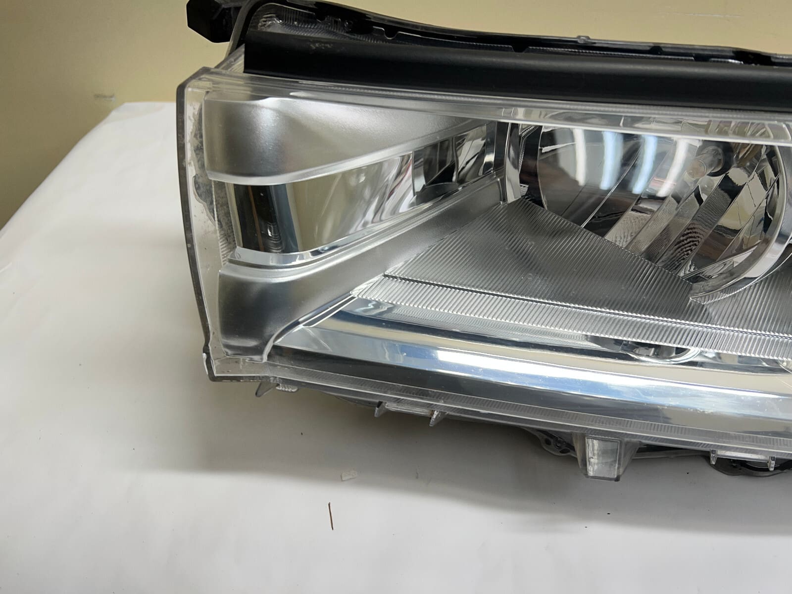 2017 2018 2019 TOYOTA HIGHLANDER HALOGEN FRONT LEFT OEM HEADLIGHT - Image 12