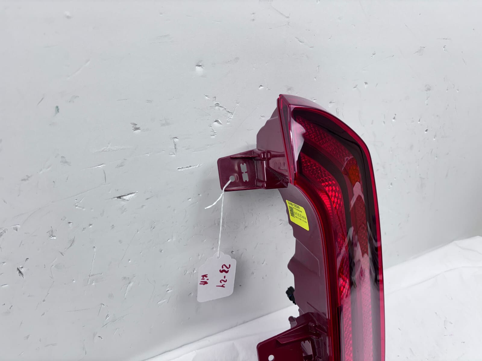 92402-S9500 2023 2024 KIA TELLURIDE HALOGEN REAR RIGHT OEM TAIL LIGHT - Image 13