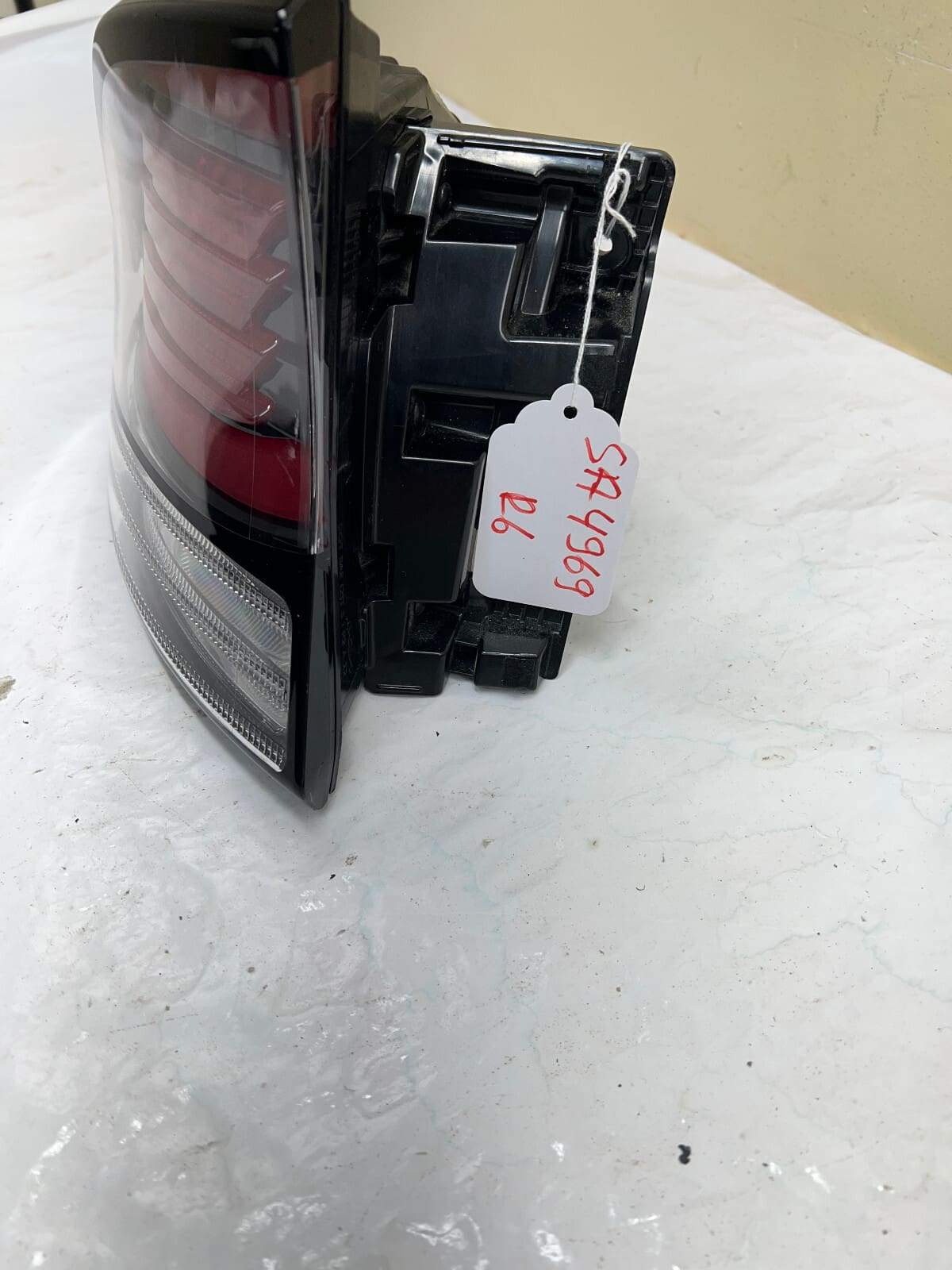 92401-DW000 2022 2023 2024 KIA SPORTAGE LED REAR LEFT OEM TAIL LIGHT - Image 4