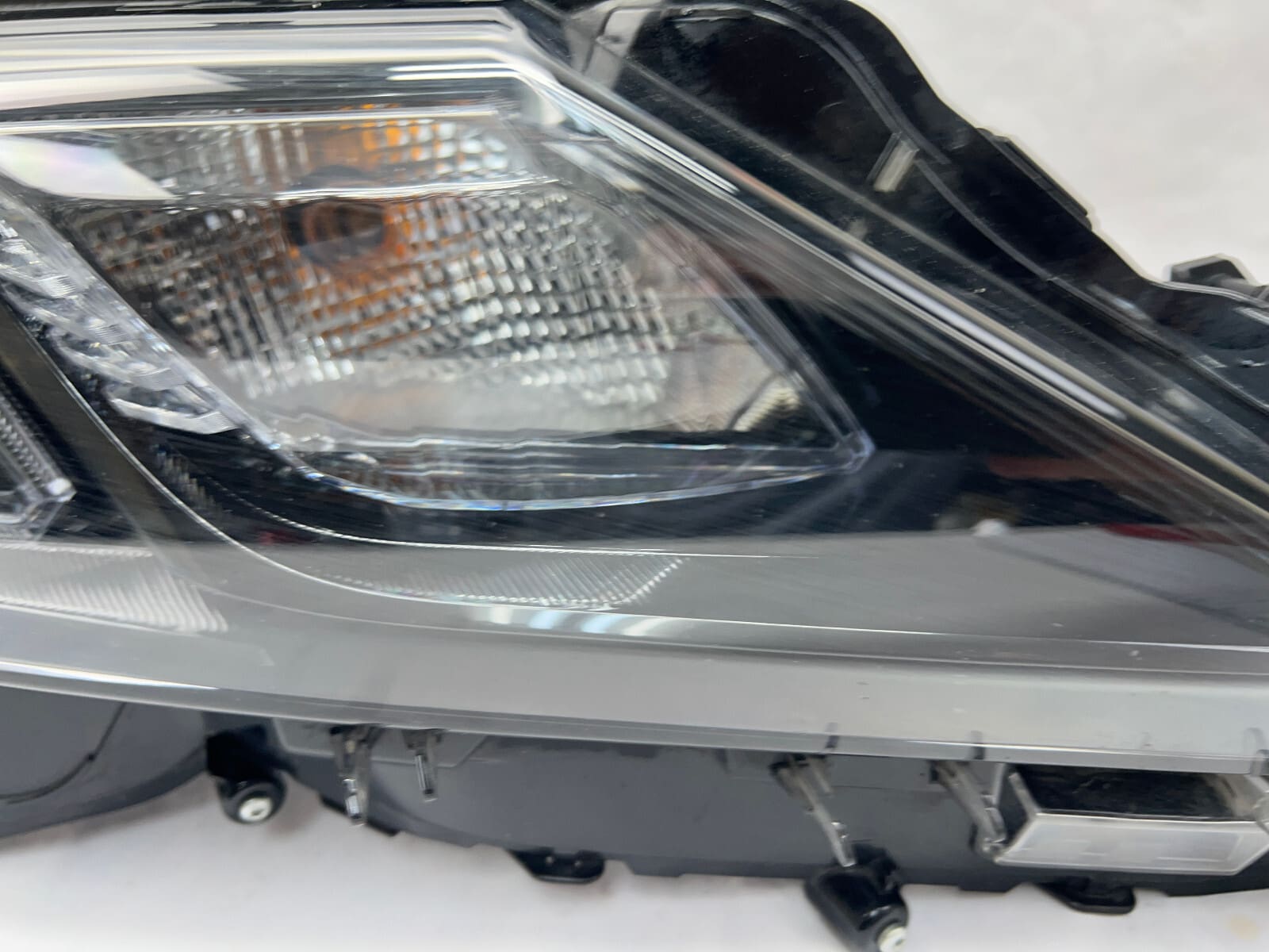 2018 2019 2020 2021 2022 2023 toyota camry led trd right oem headlight damaged - Image 4