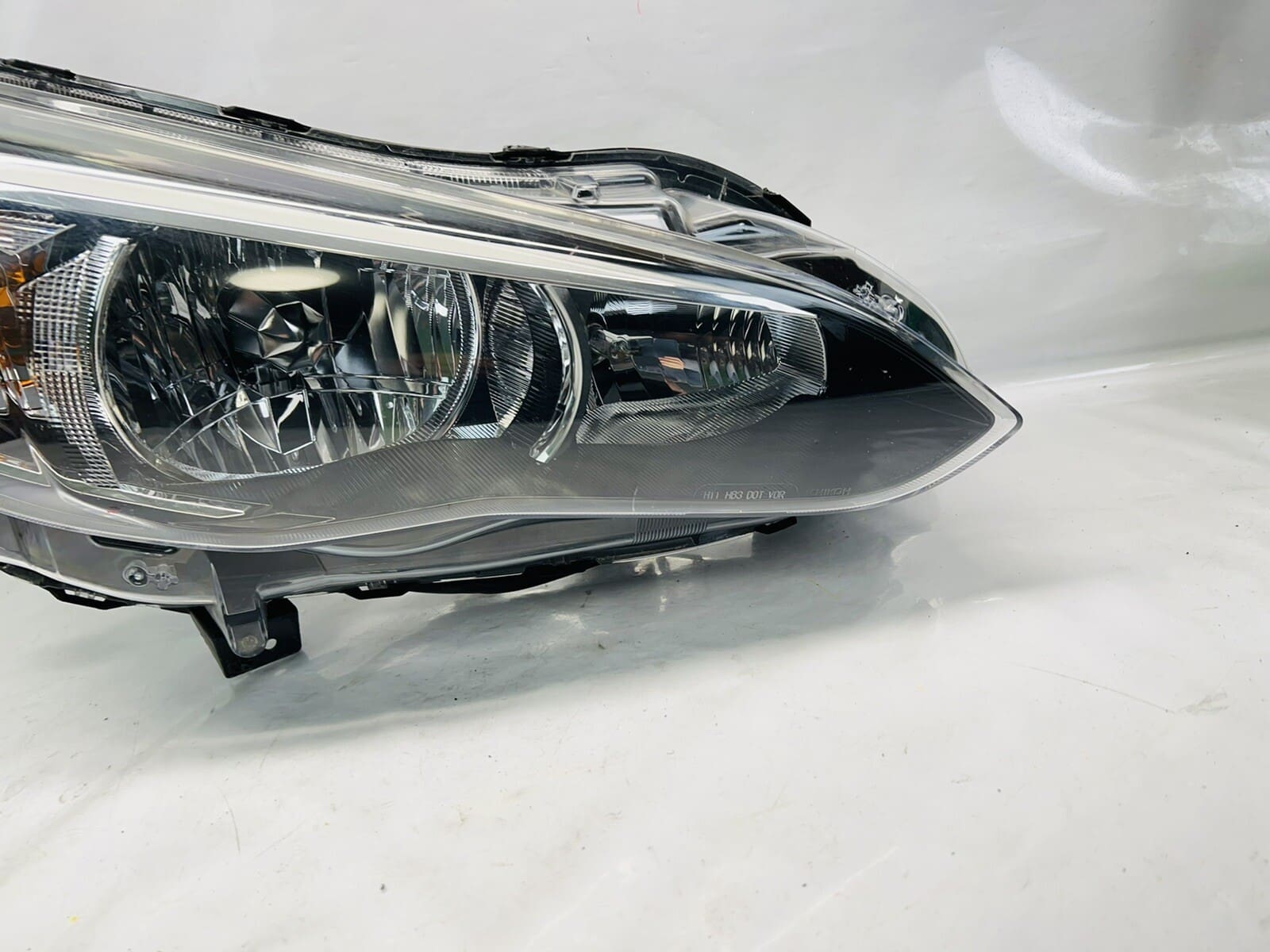 84001FL100 2018 2019 2020 2021 2022 2023 SUBARU CROSSTREK RIGHT OEM HEADLIGHT - Image 2