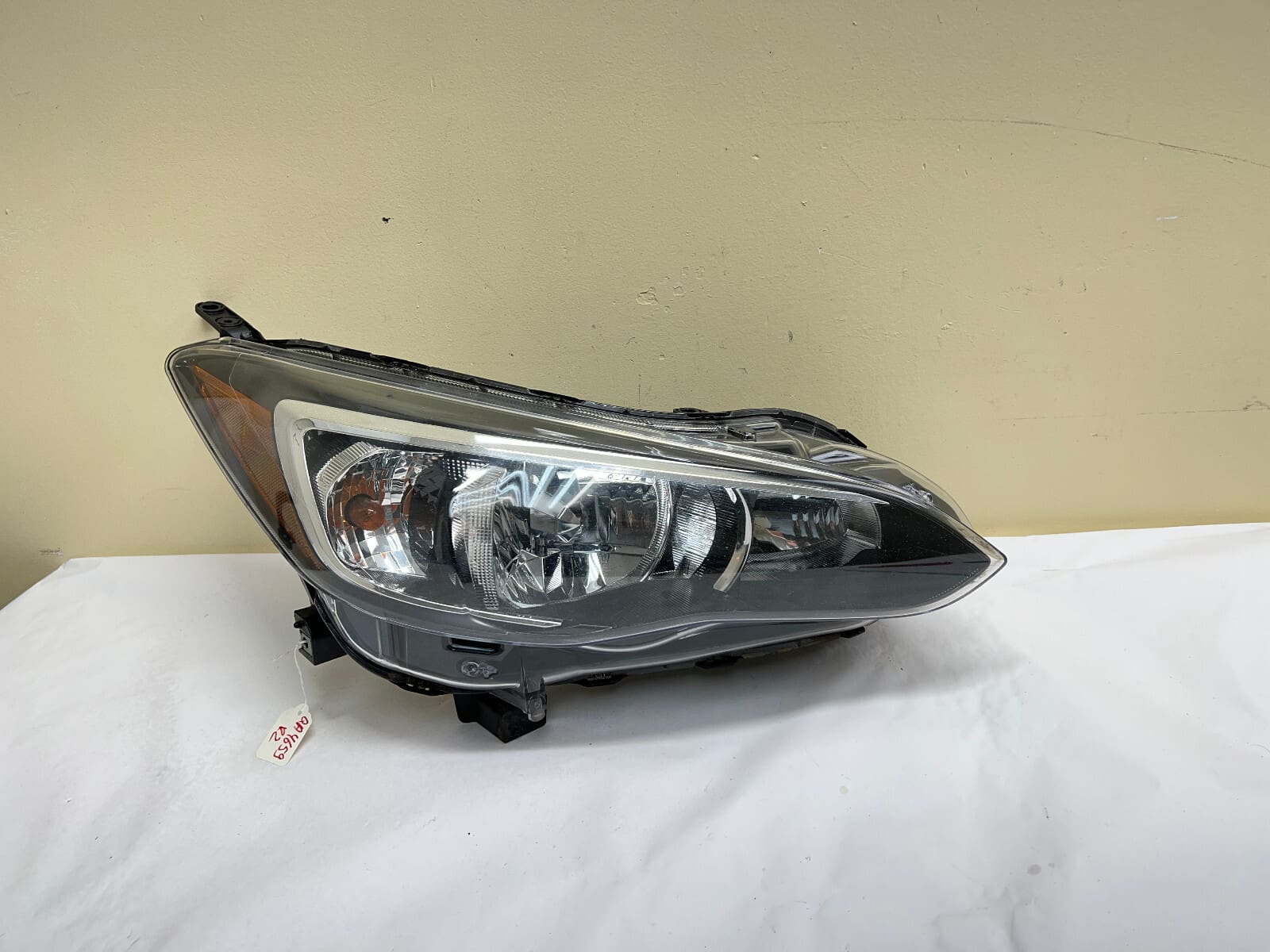 2017 2018 2019 2020 2021 2022 2023 SUBARU IMPREZA HALOGEN RIGHT OEM HEADLIGHT