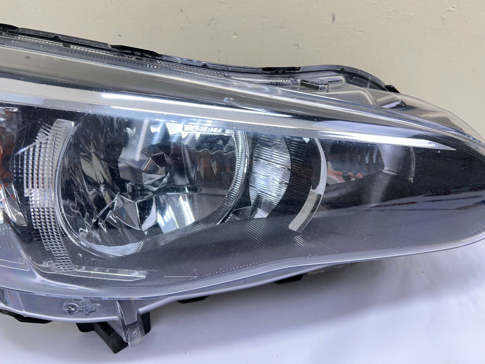 2017 2018 2019 2020 2021 2022 2023 SUBARU IMPREZA HALOGEN RIGHT OEM HEADLIGHT - Image 7