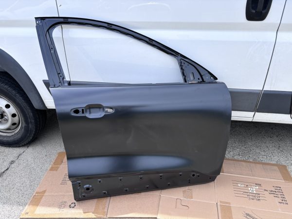 OEM 2020 2021 2022 2023 FORD ESCAPE FRONT RIGHT DOOR GENUINE lj6z7820124a