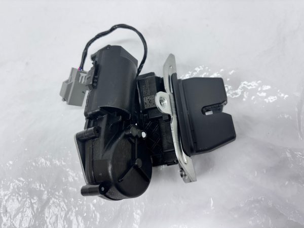 NEW OEM fk7z7443150f 2024 2025 LINCOLN NAUTILUS REAR TAILGATE LATCH LOCK - Image 3