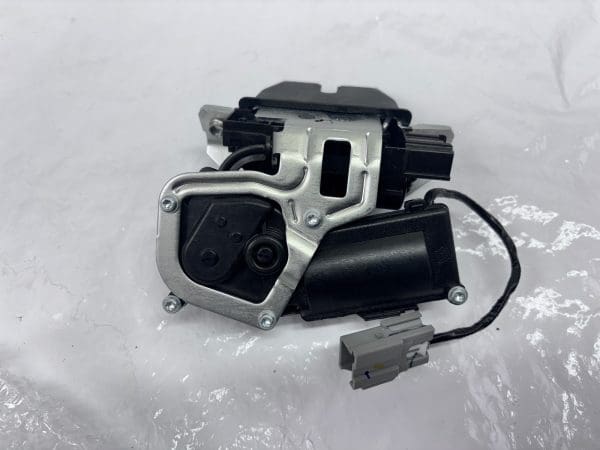 NEW OEM fk7z7443150f 2024 2025 LINCOLN NAUTILUS REAR TAILGATE LATCH LOCK - Image 5