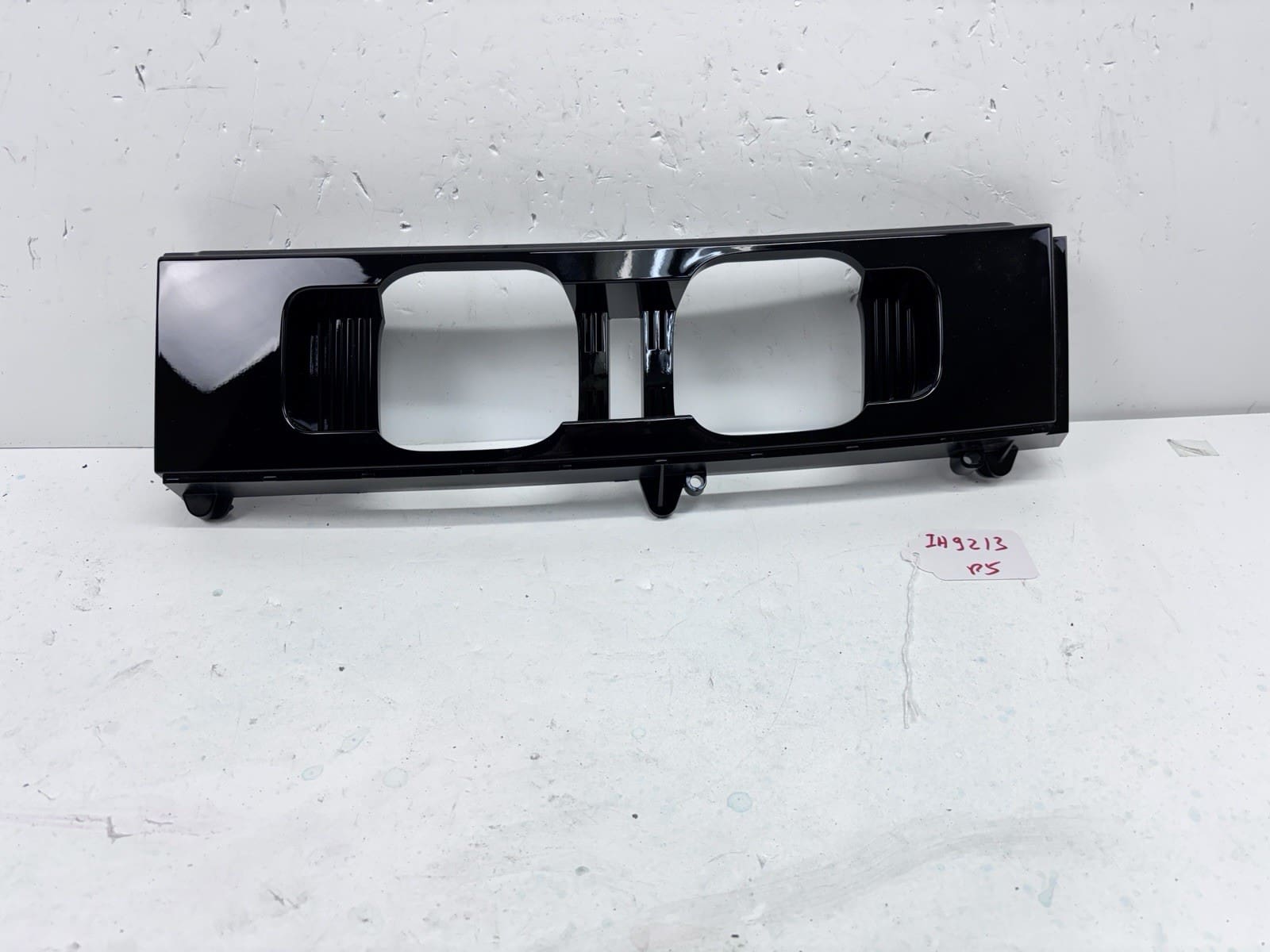OEM Land Rover Defender L663 Rear Right Tail Light Cover Trim 2020-2023 00224721 - Image 9