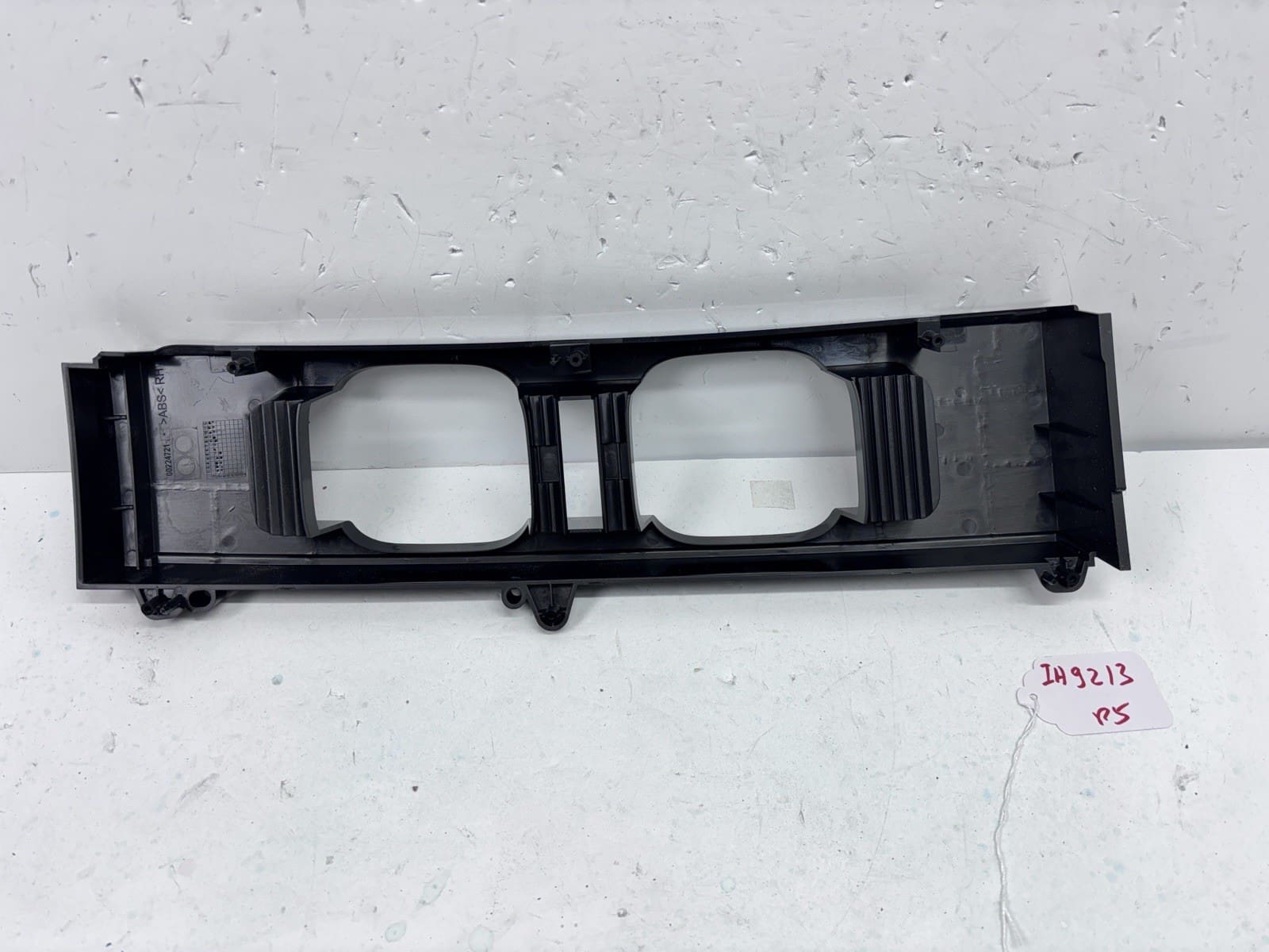 OEM Land Rover Defender L663 Rear Right Tail Light Cover Trim 2020-2023 00224721 - Image 11