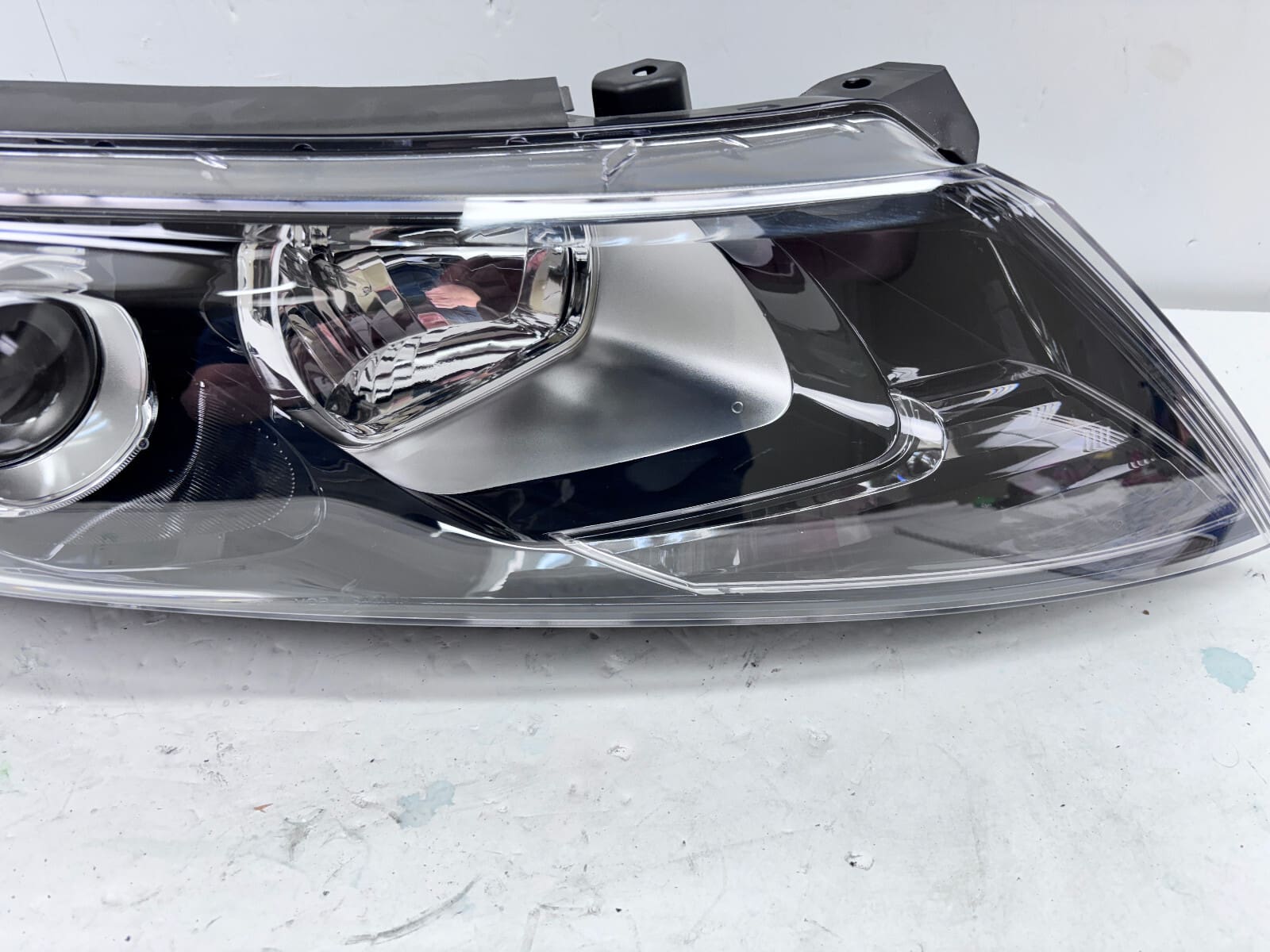MINT 2011-13 Kia Optima Halogen Front Right OEM Headlight 92102-4C000 - Image 2