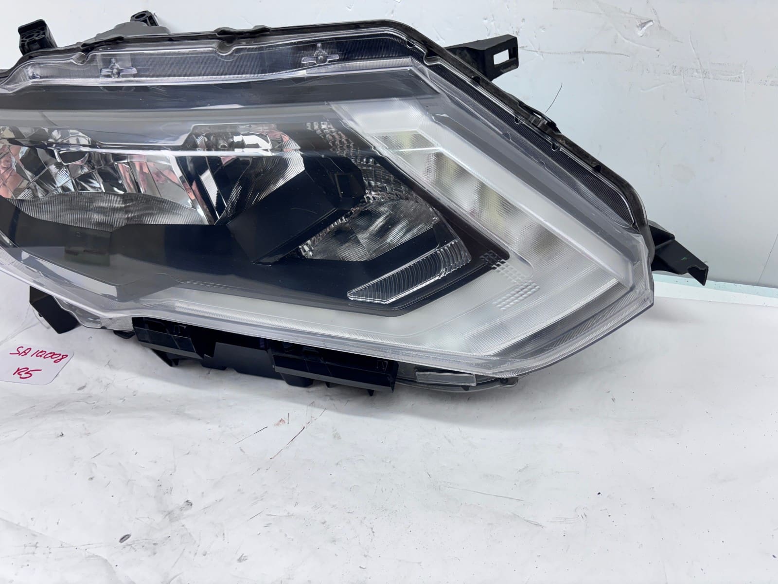 2017-2020 Nissan Rogue Halogen LED Front Right Headlight - Image 3