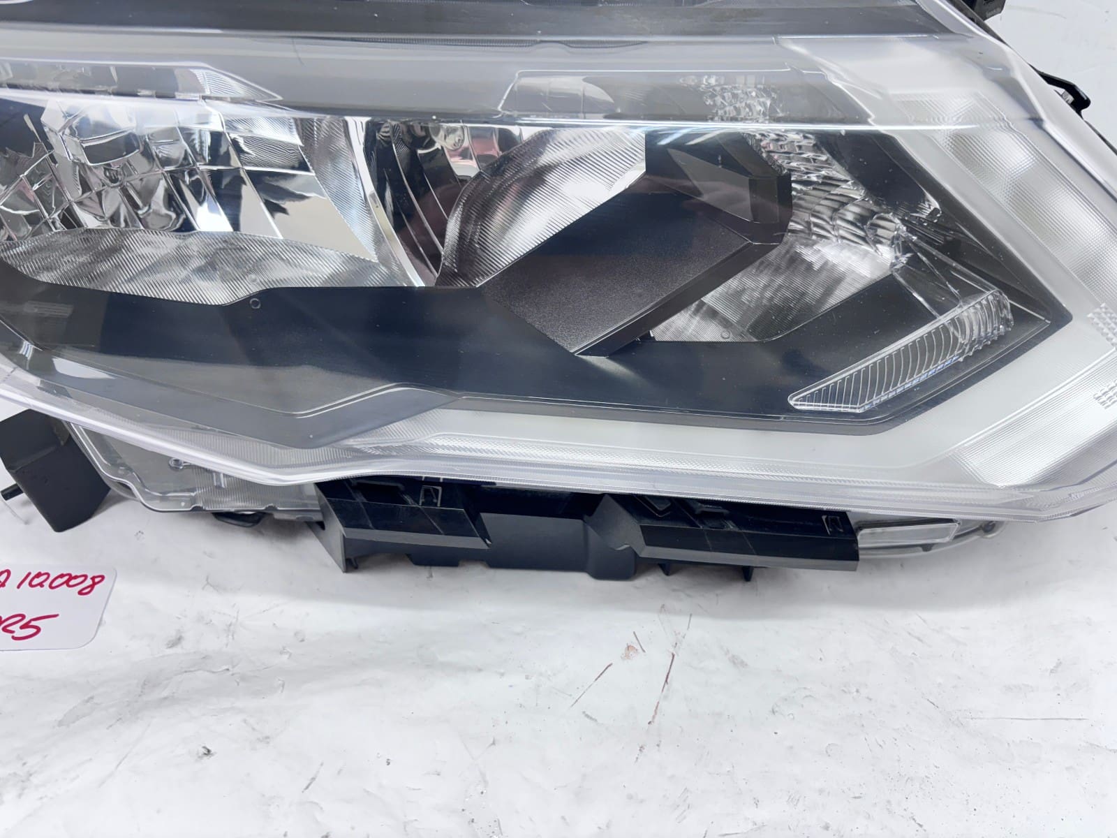 2017-2020 Nissan Rogue Halogen LED Front Right Headlight - Image 11