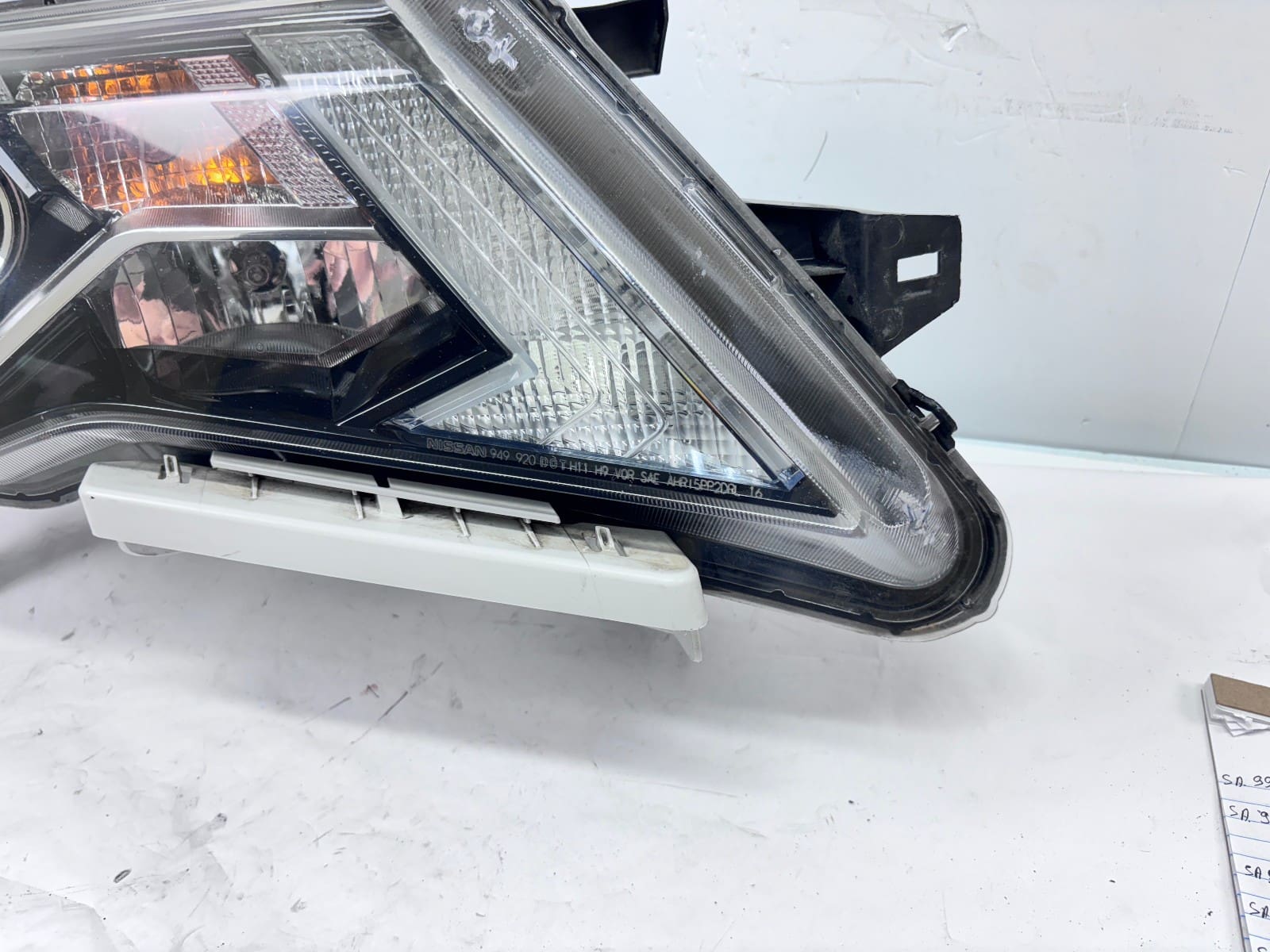 2017-20 Nissan Pathfinder Halogen Front Right Headlight - Image 3