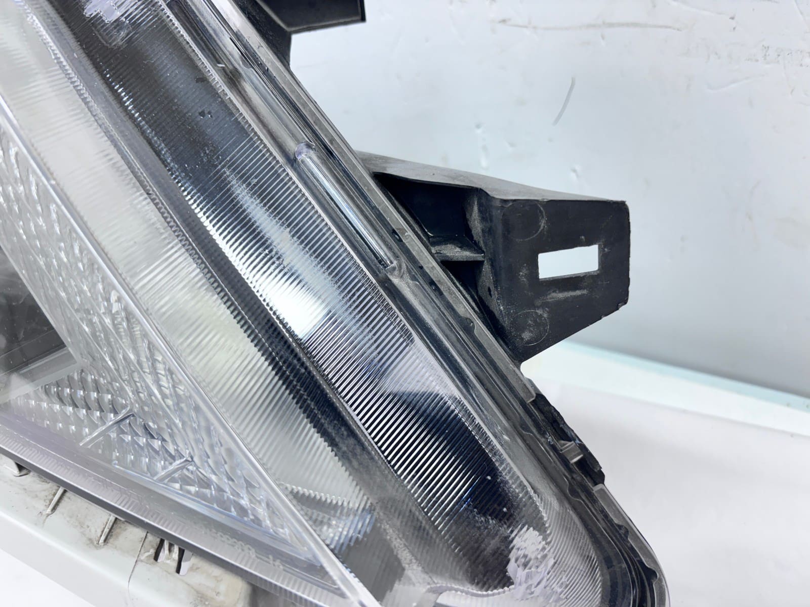 2017-20 Nissan Pathfinder Halogen Front Right Headlight - Image 5