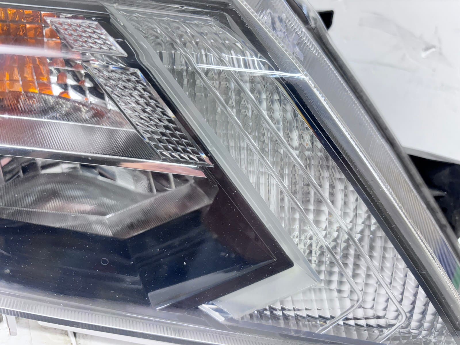 2017-20 Nissan Pathfinder Halogen Front Right Headlight - Image 9