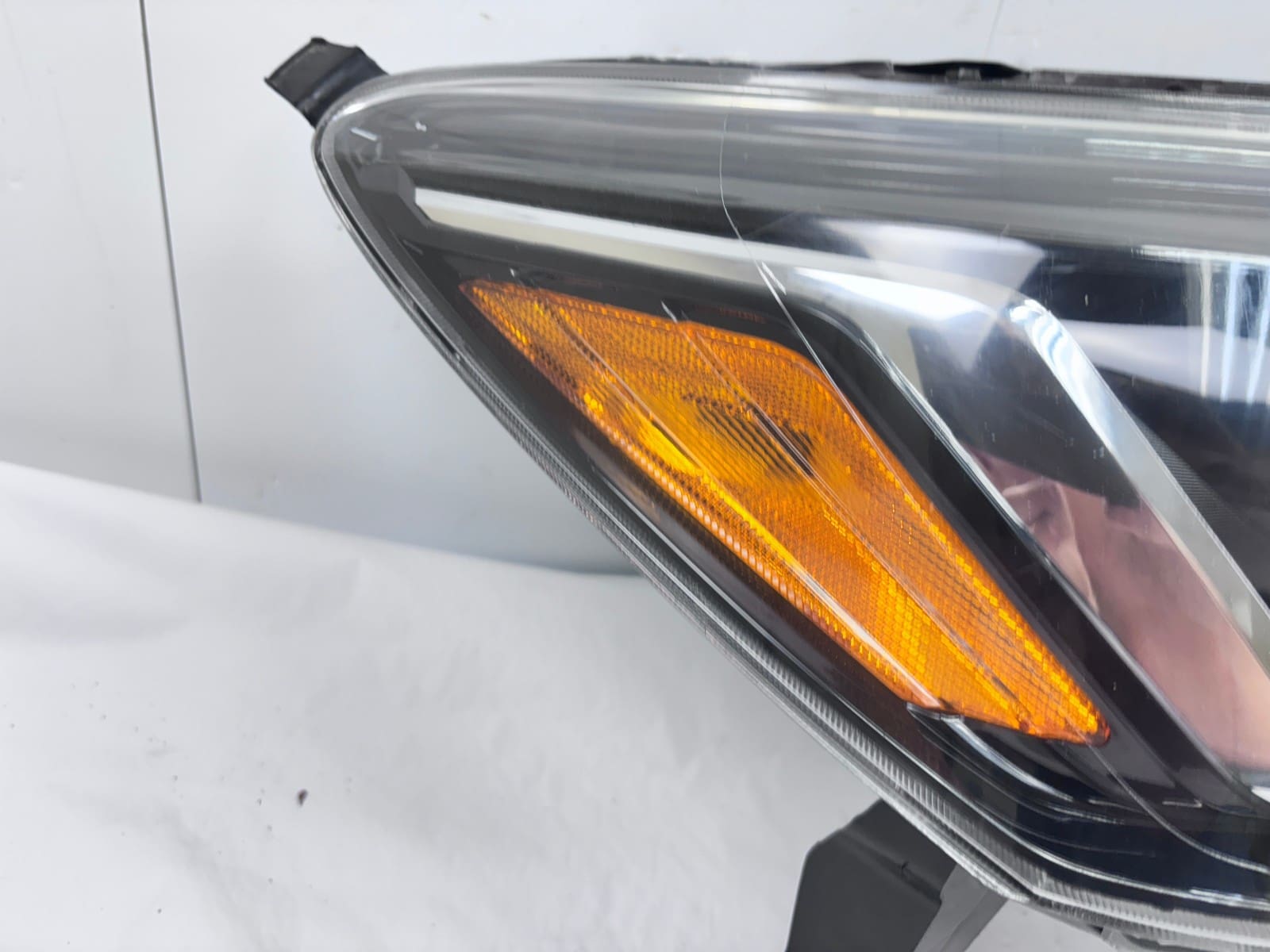 2017-20 Nissan Pathfinder Halogen Front Right Headlight - Image 16