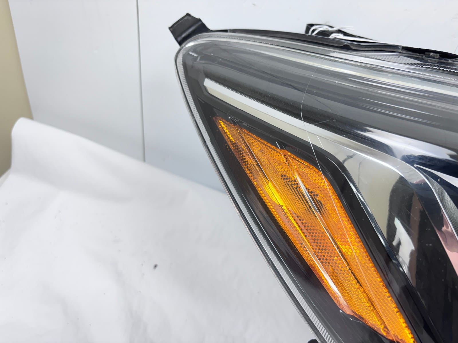 2017-20 Nissan Pathfinder Halogen Front Right Headlight - Image 17