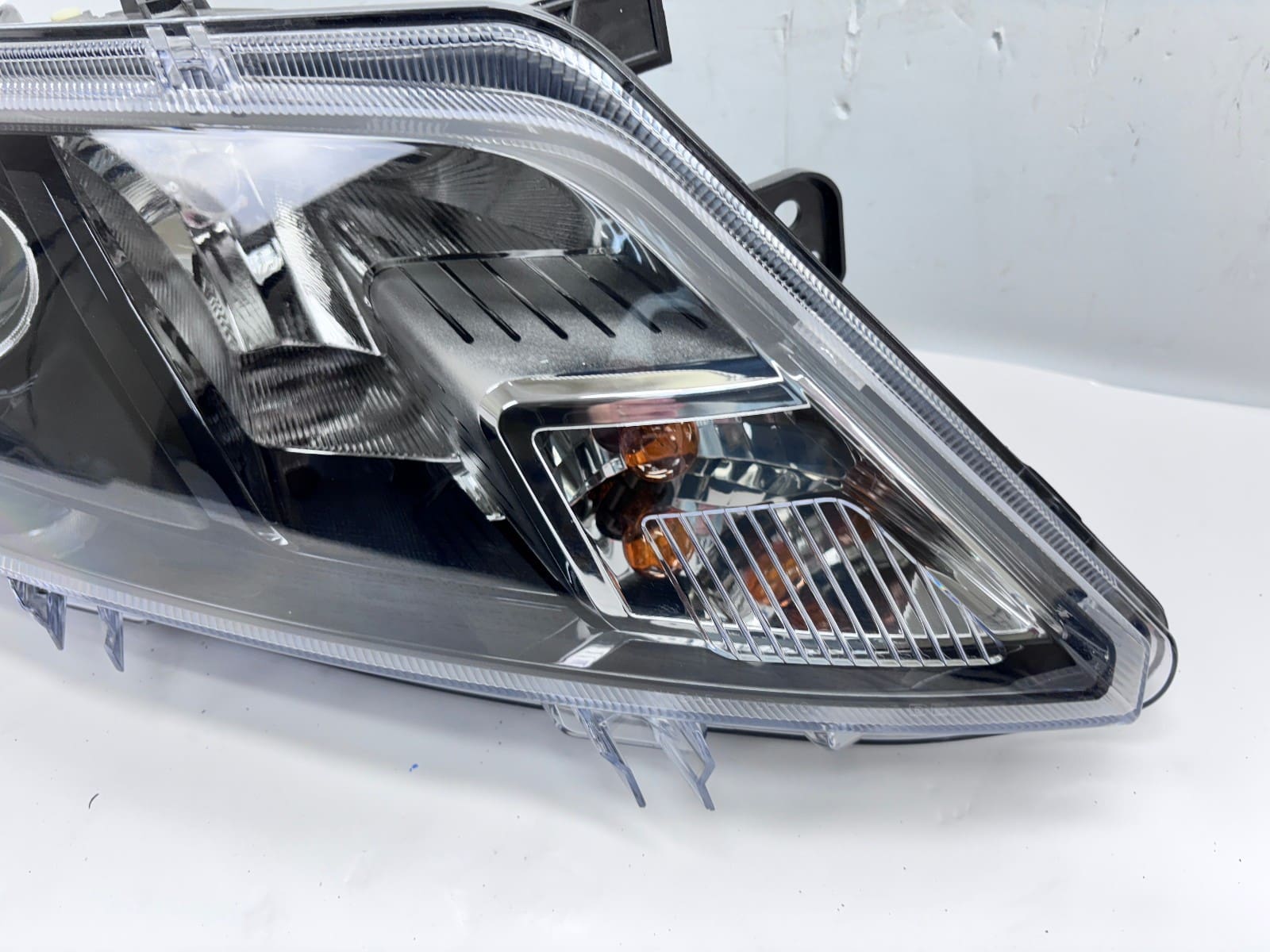 2010-12 Ford Fusion Halogen Front Right CAPA Headlight 9E5Z13008A - Image 3