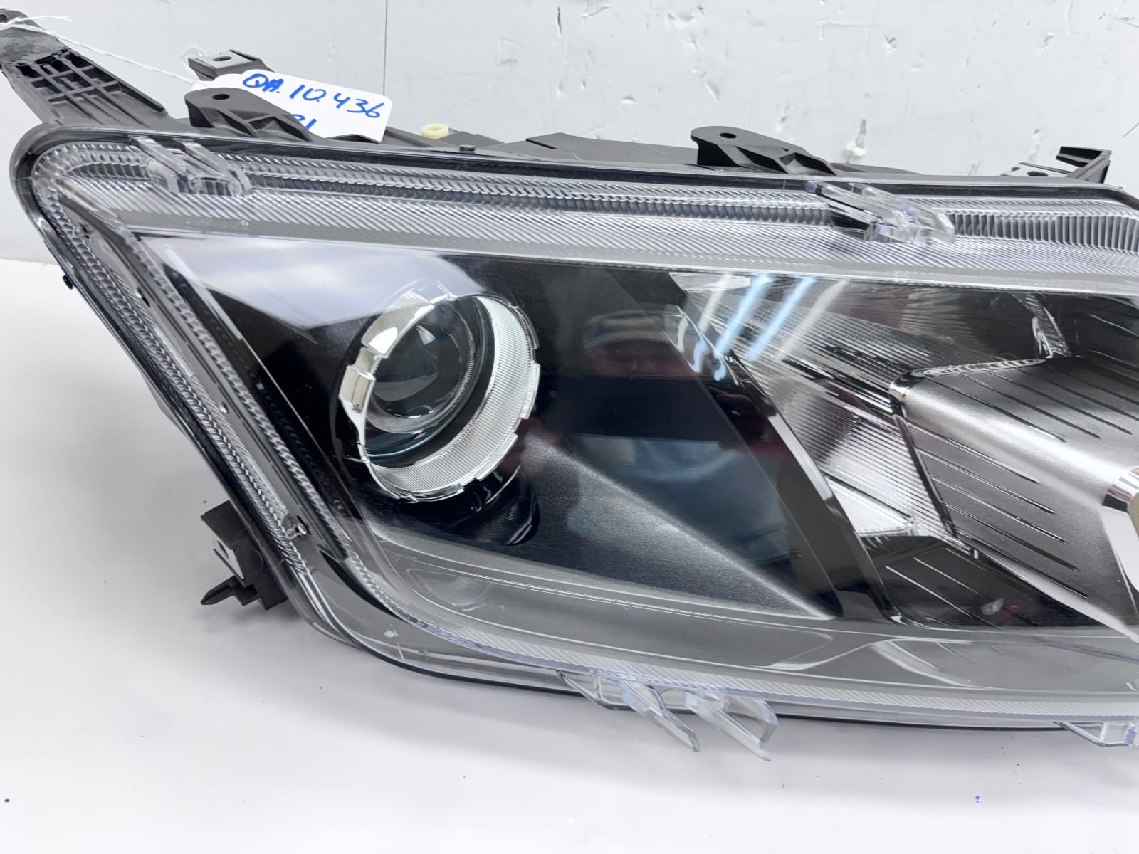 2010-12 Ford Fusion Halogen Front Right CAPA Headlight 9E5Z13008A - Image 9