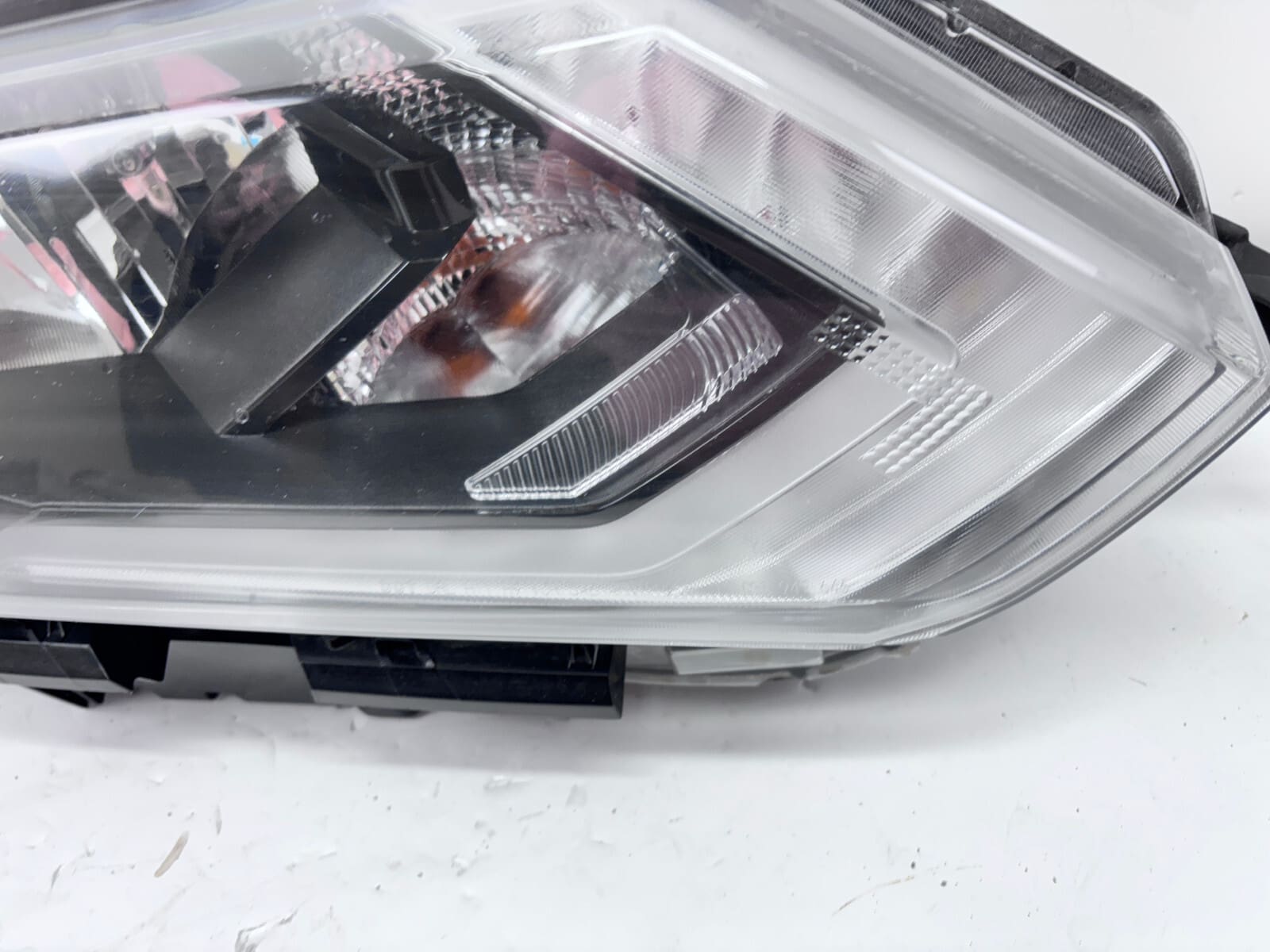2017-2020 Nissan Rogue Halogen LED Front Right OEM Headlight - Image 7