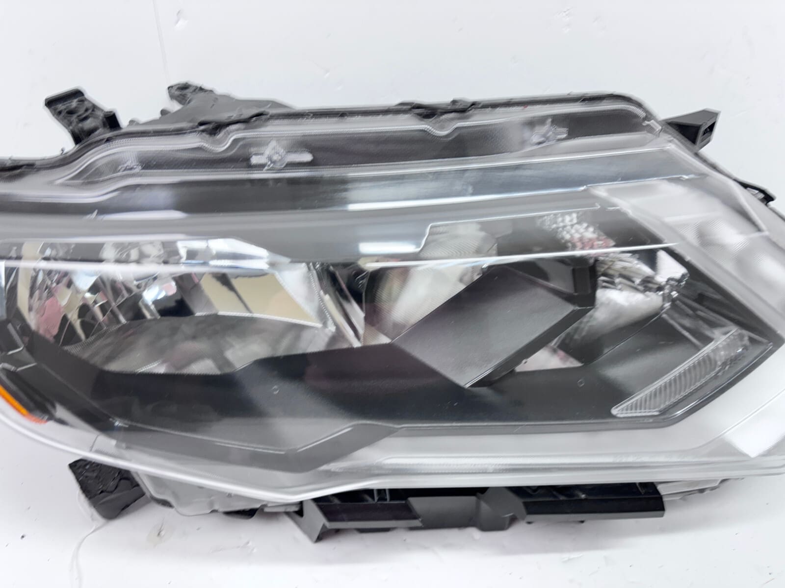 2017-2020 Nissan Rogue Halogen LED Front Right OEM Headlight - Image 10