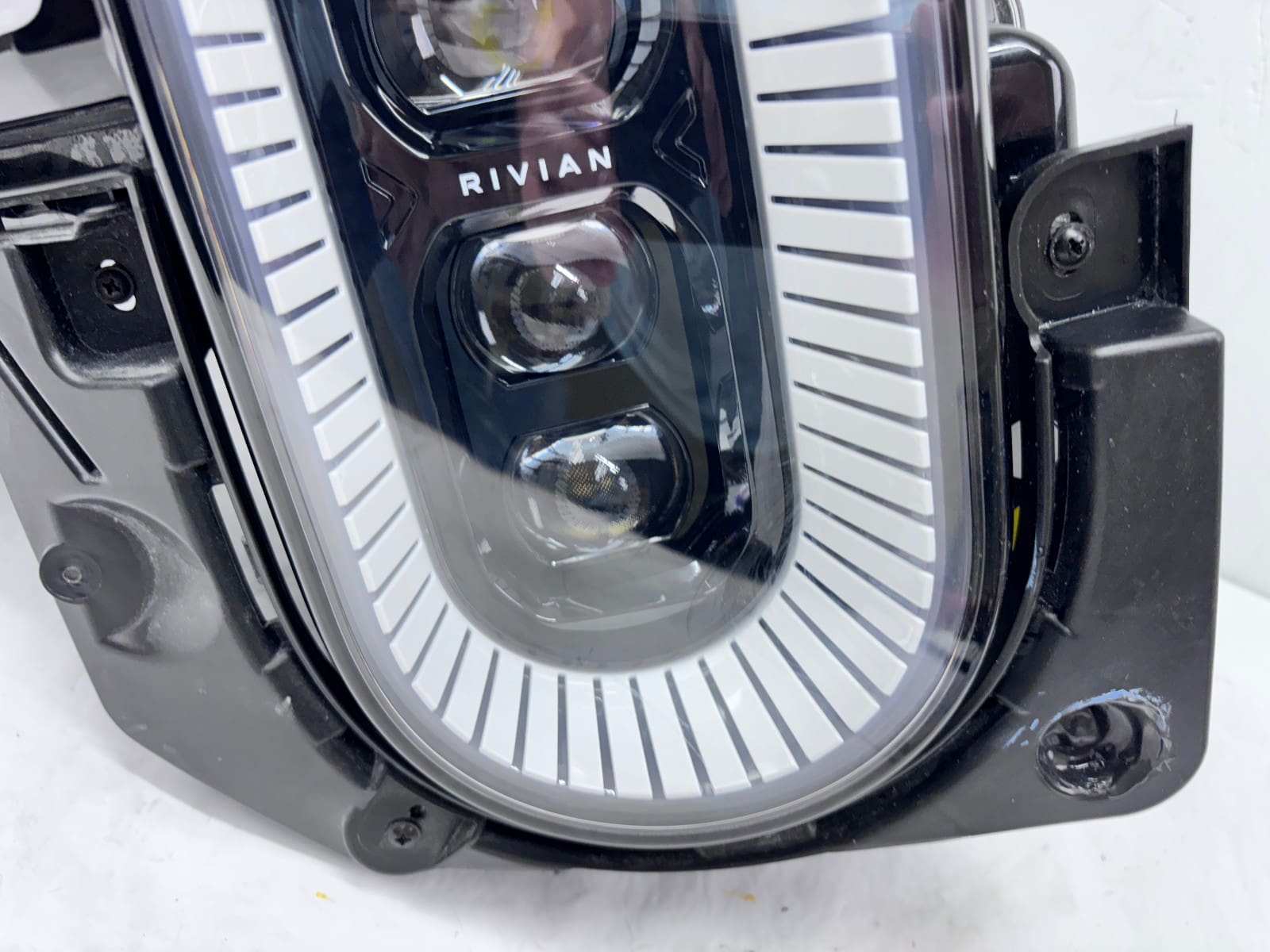 2021-2023 Rivian R1T LED Front Right OEM Headlight GMM92102010 - Image 4
