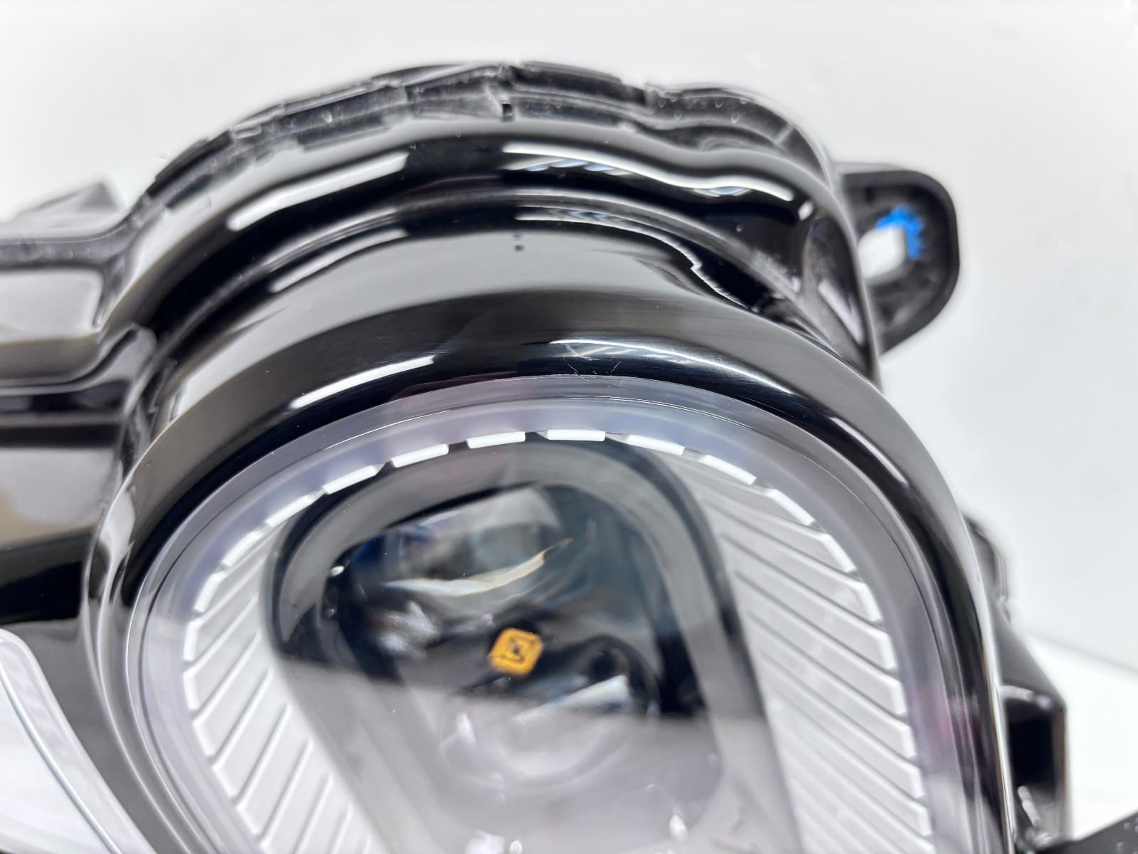 2021-2023 Rivian R1T LED Front Right OEM Headlight GMM92102010 - Image 7