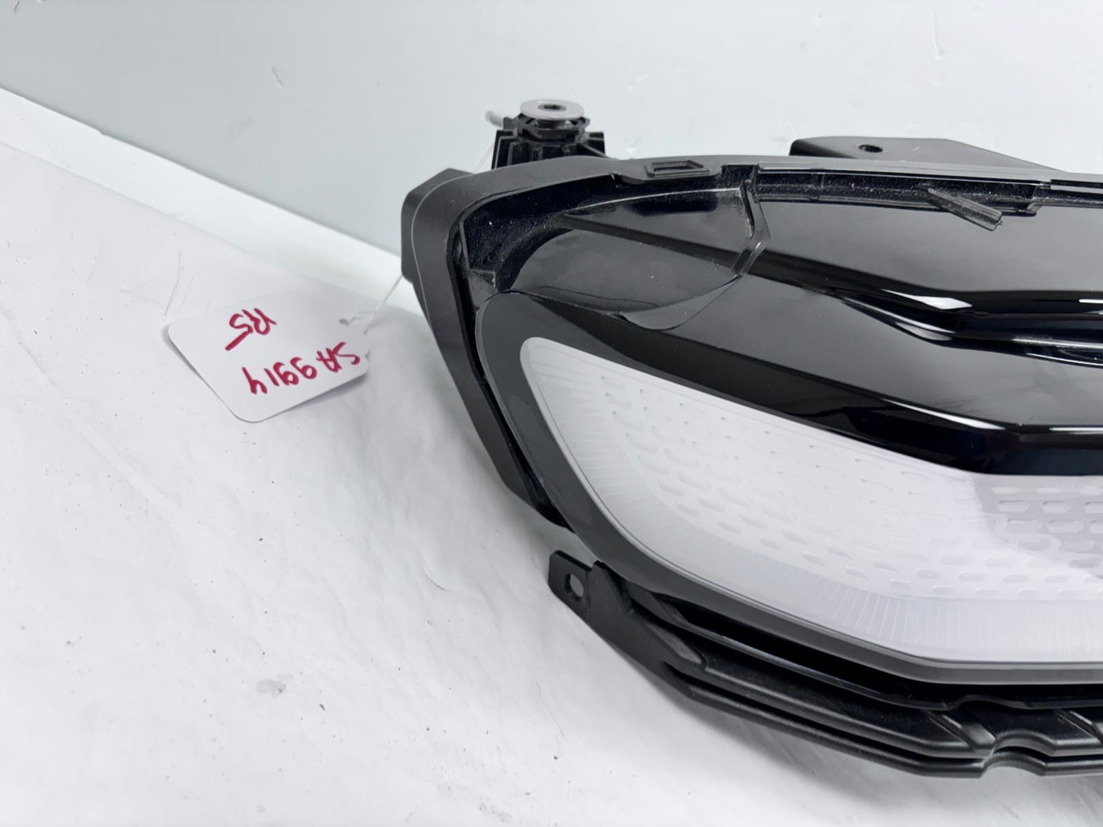 2021-2023 Rivian R1T LED Front Right OEM Headlight GMM92102010 - Image 13