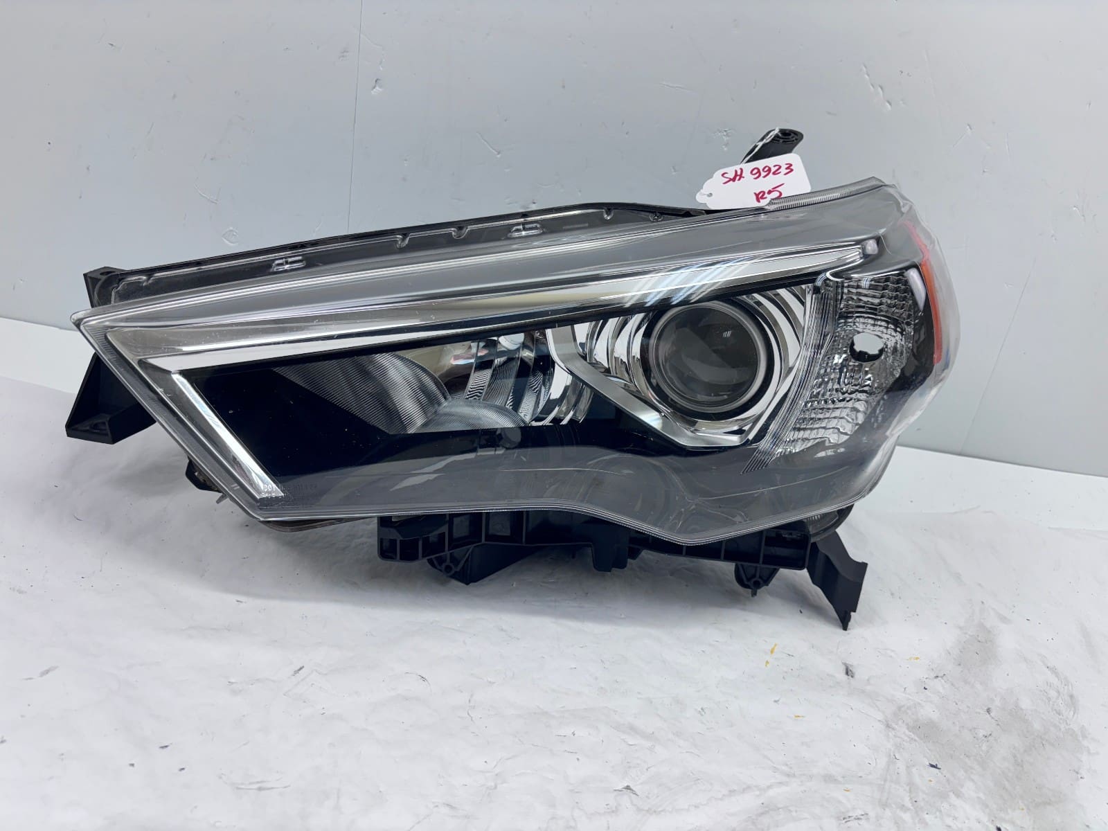2014-2020 Toyota 4Runner Halogen Front Left OEM Headlight