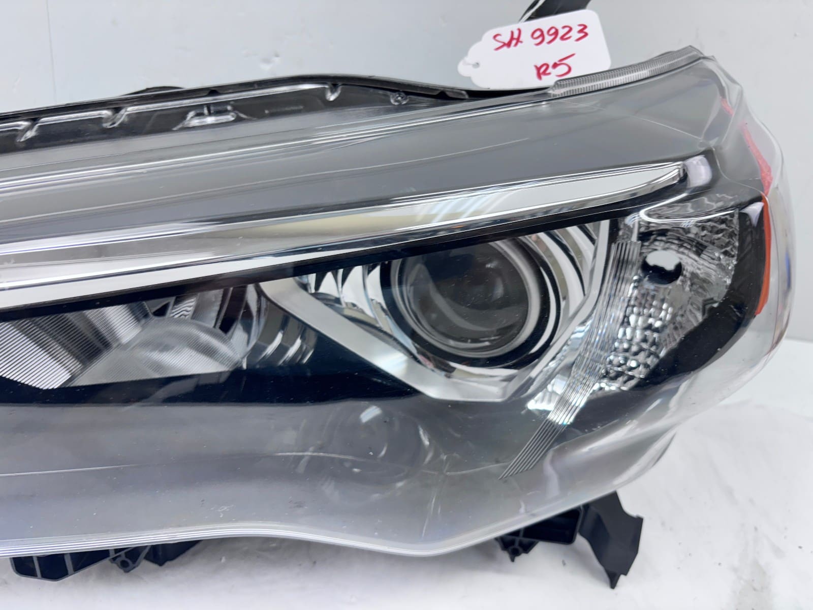 2014-2020 Toyota 4Runner Halogen Front Left OEM Headlight - Image 9