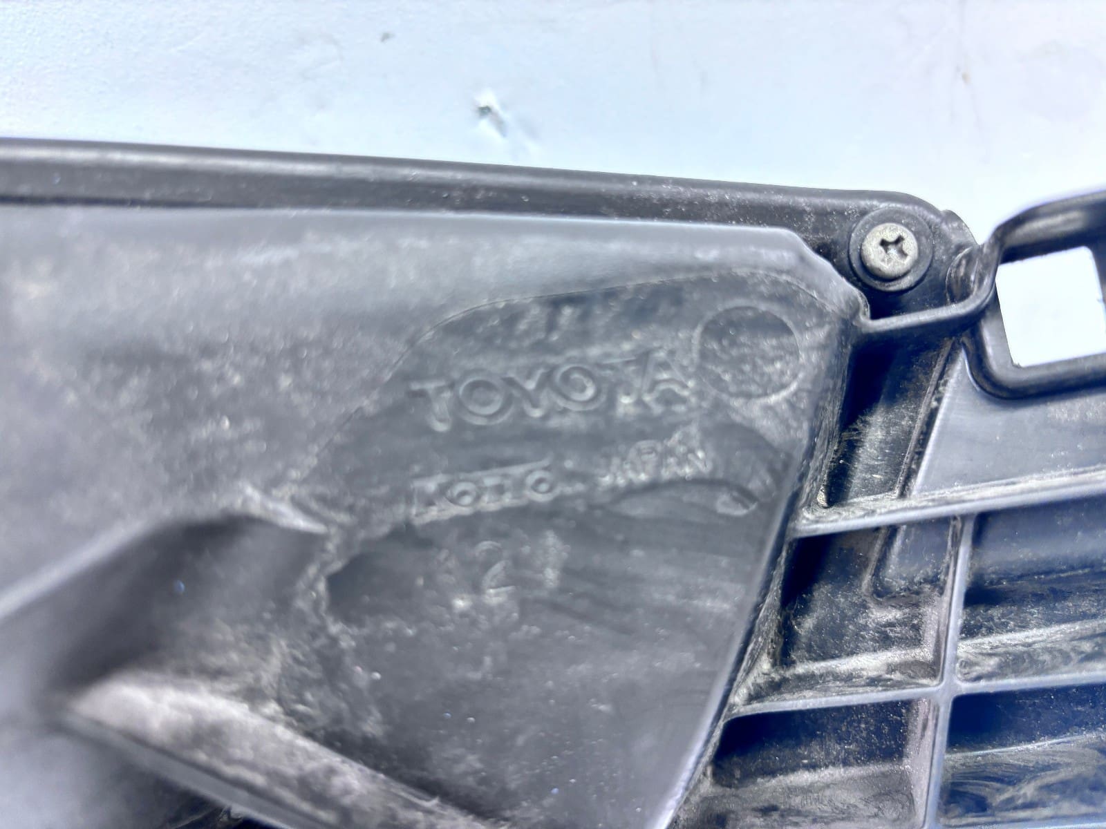 2014-2020 Toyota 4Runner Halogen Front Left OEM Headlight - Image 19