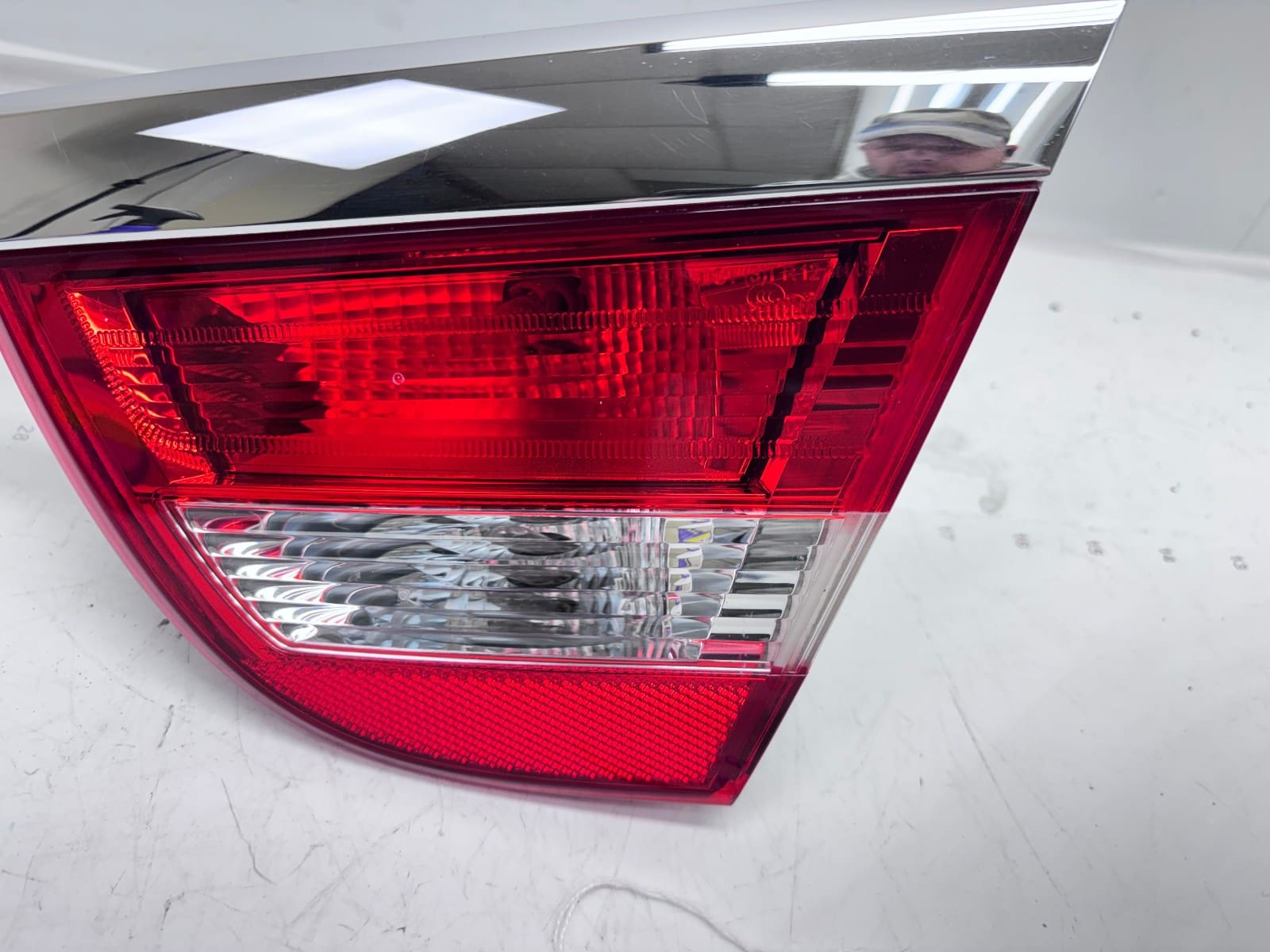 2012-17 Buick Verano Halogen Rear Right Inner OEM Tail Light 22985776 - Image 4