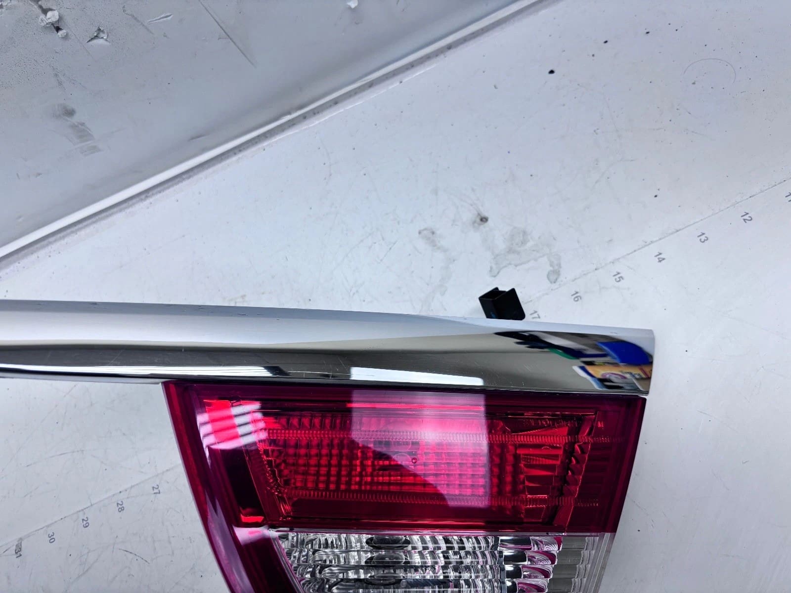 2012-17 Buick Verano Halogen Rear Right Inner OEM Tail Light 22985776 - Image 7