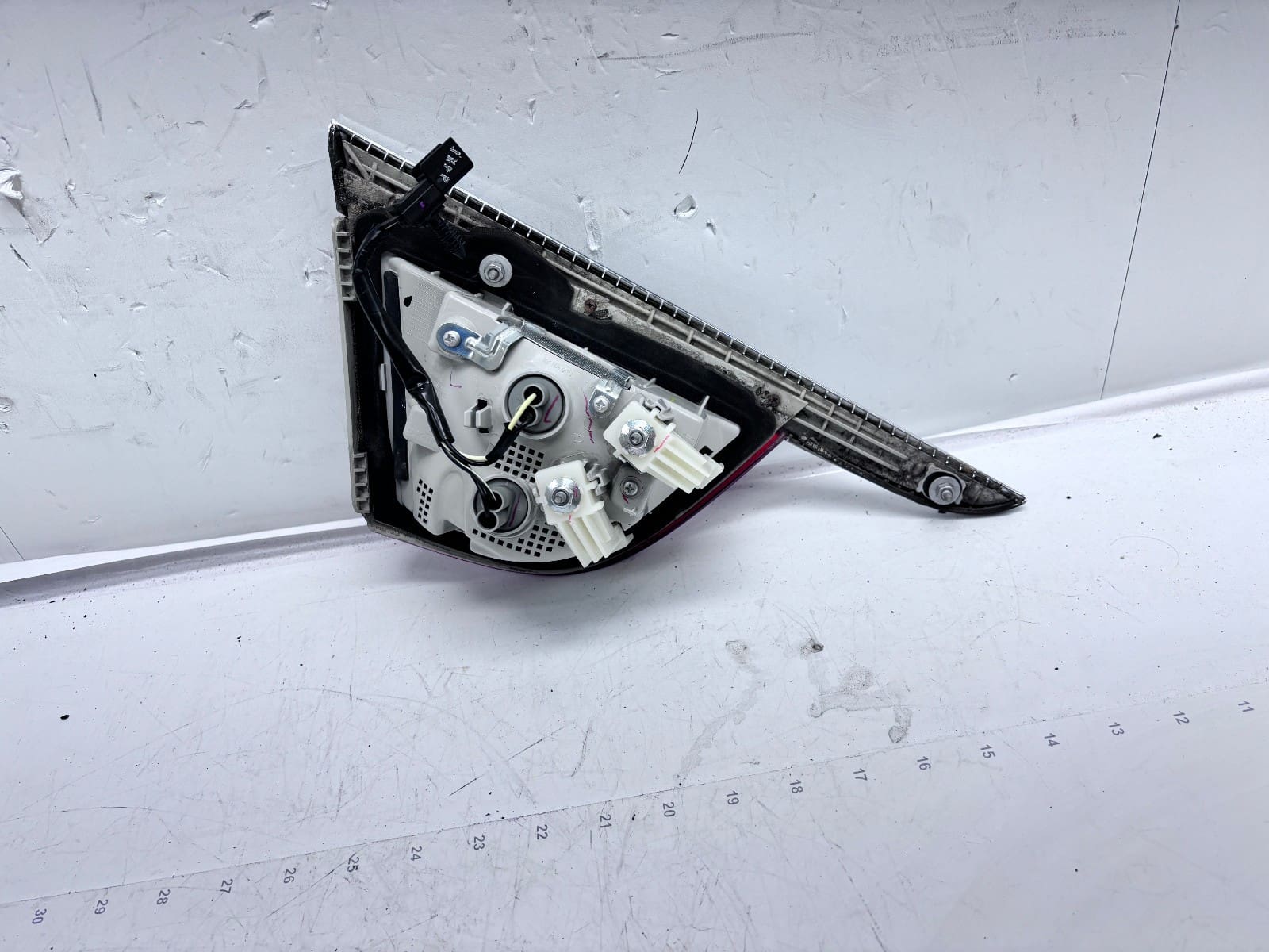 2012-17 Buick Verano Halogen Rear Right Inner OEM Tail Light 22985776 - Image 13