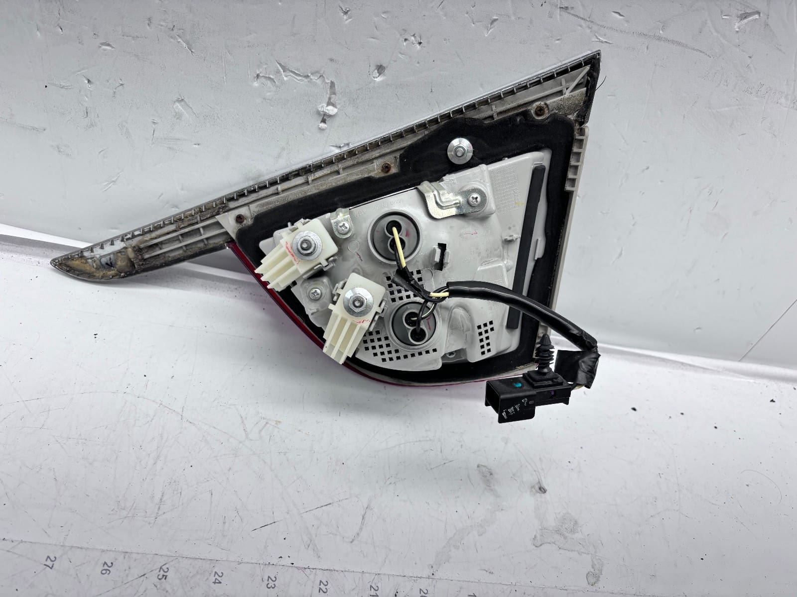 2012-17 Buick Verano Halogen Rear Left Inner OEM Tail Light 22985775 - Image 9