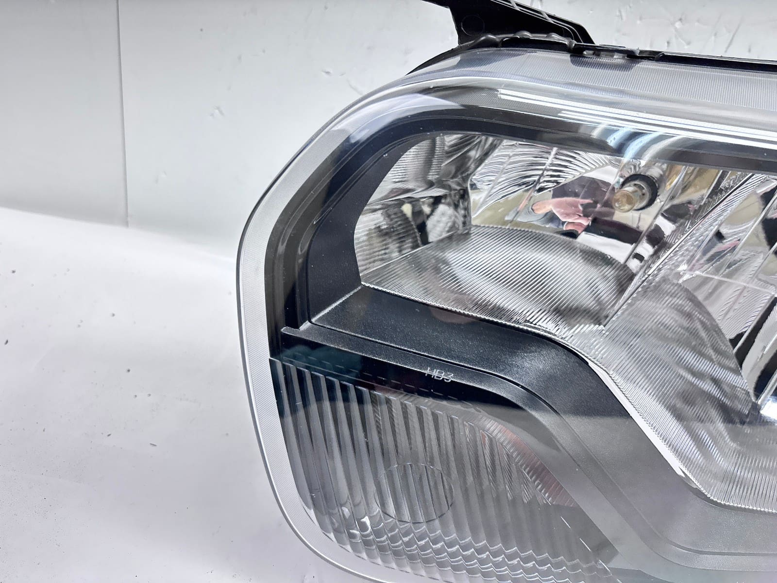 2015-2021 Ford Transit F250 F350 Halogen Front Left OEM Headlight - Image 13