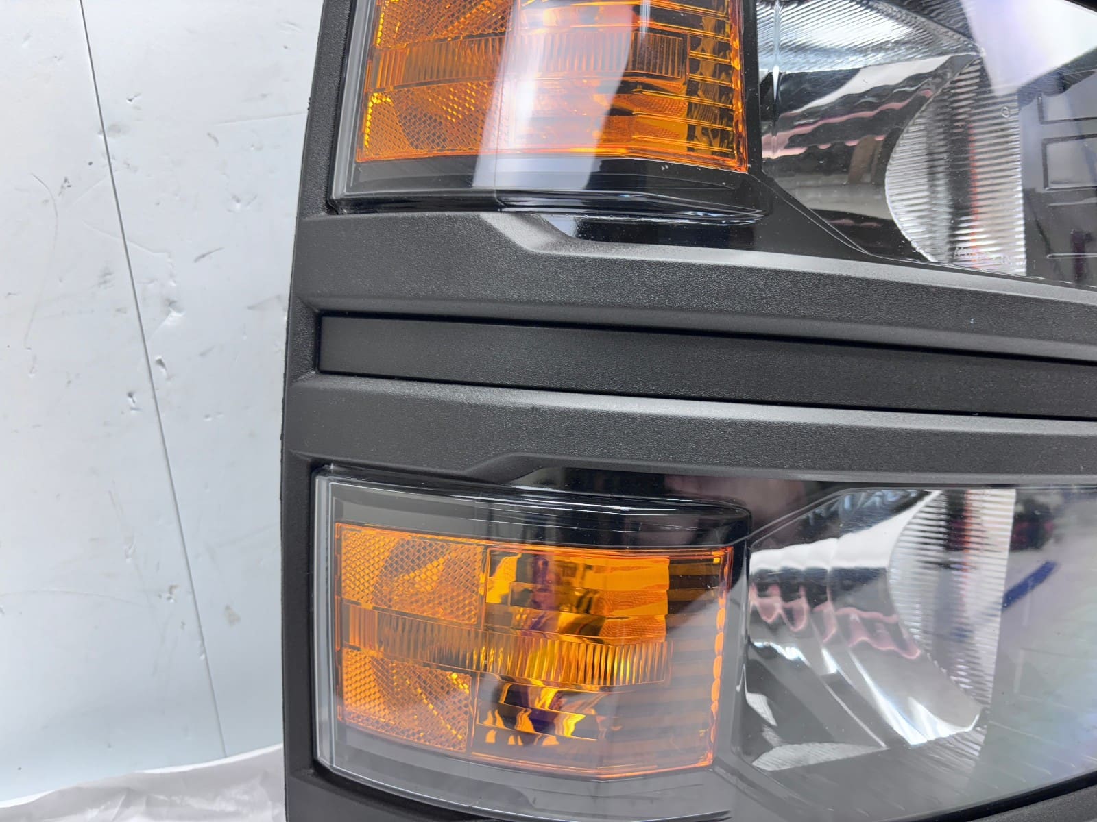 2014-15 Chevy Silverado 1500 Halogen Front Right OEM Headlight 23172785 - Image 10